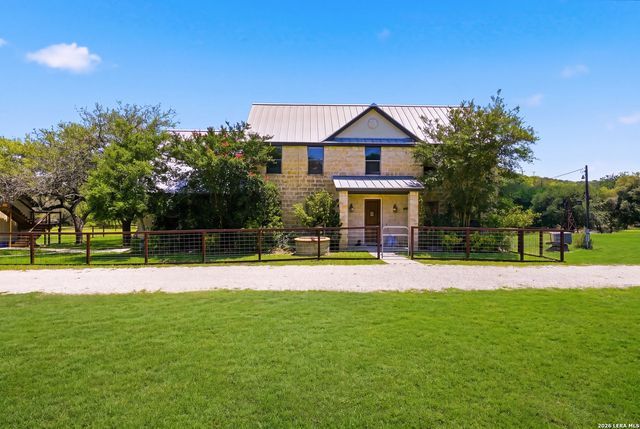 8 WALNUT GROVE RD, Boerne, TX 78006
