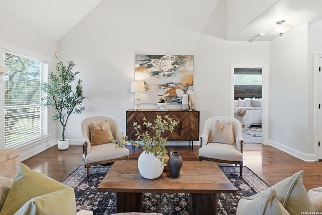 8 WALNUT GROVE RD, Boerne, TX 78006