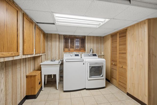 1249 Highridge Parkway, Westchester, IL 60154