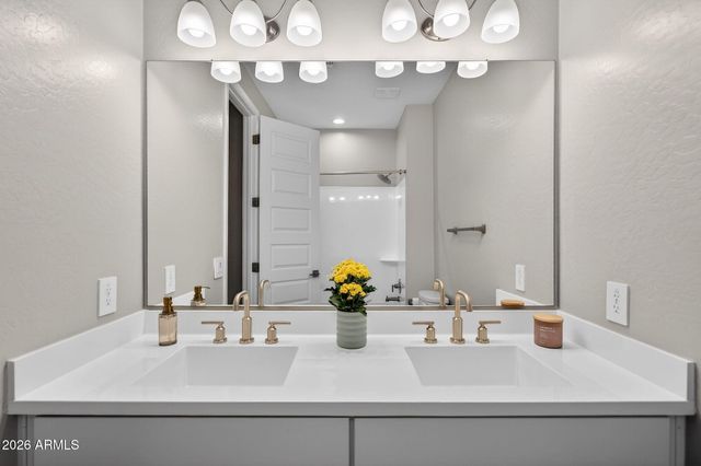 21931 N 62ND Street, Phoenix, AZ 85054