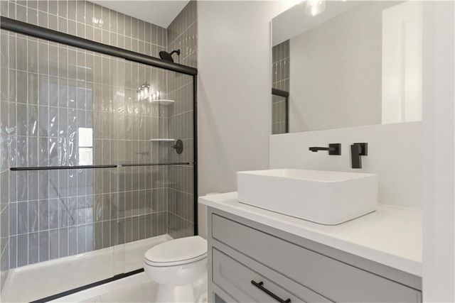 4701 SE Claude Court, Blue Springs, MO 64014