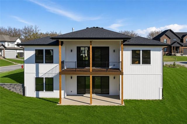 4701 SE Claude Court, Blue Springs, MO 64014