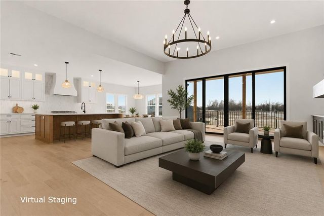 4701 SE Claude Court, Blue Springs, MO 64014