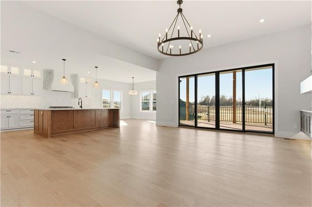 4701 SE Claude Court, Blue Springs, MO 64014