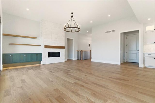 4701 SE Claude Court, Blue Springs, MO 64014