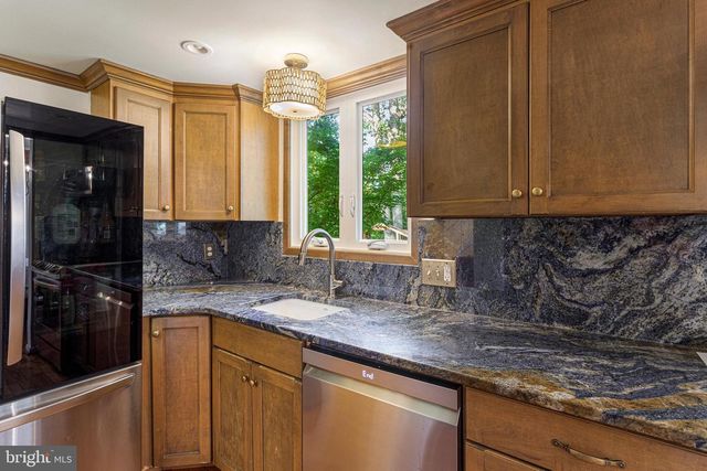 14808 CRANOKE ST, Centreville, VA 20120