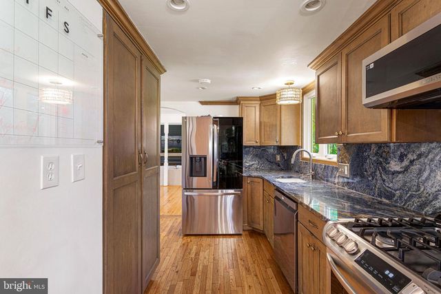14808 CRANOKE ST, Centreville, VA 20120