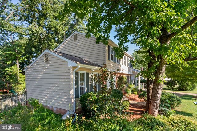 14808 CRANOKE ST, Centreville, VA 20120