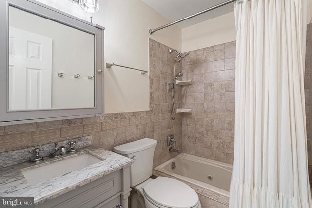 14808 CRANOKE ST, Centreville, VA 20120