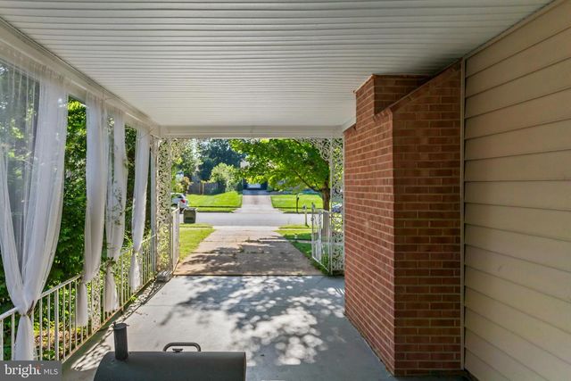 14808 CRANOKE ST, Centreville, VA 20120