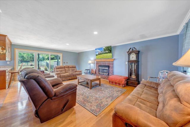 144 E Arrowhead CT, Troutville, VA 24175