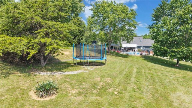 144 E Arrowhead CT, Troutville, VA 24175