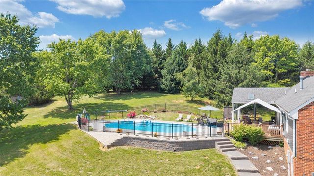 144 E Arrowhead CT, Troutville, VA 24175