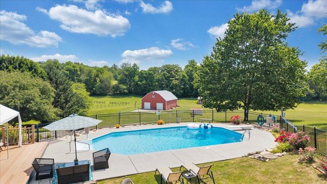144 E Arrowhead CT, Troutville, VA 24175