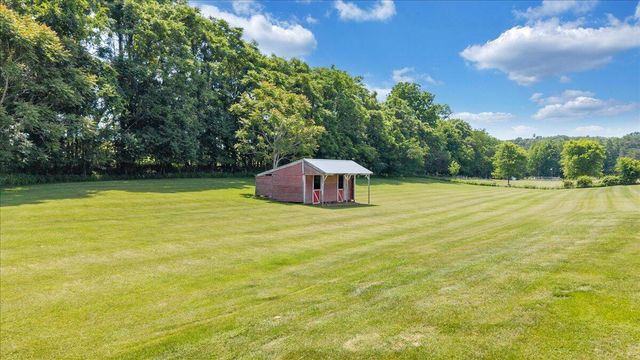 144 E Arrowhead CT, Troutville, VA 24175