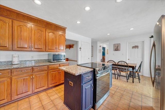 144 E Arrowhead CT, Troutville, VA 24175