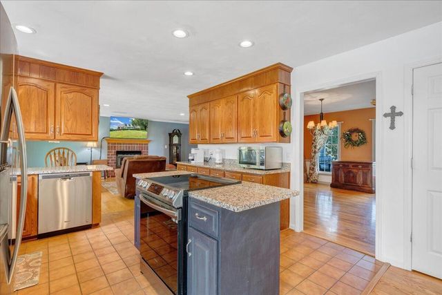 144 E Arrowhead CT, Troutville, VA 24175