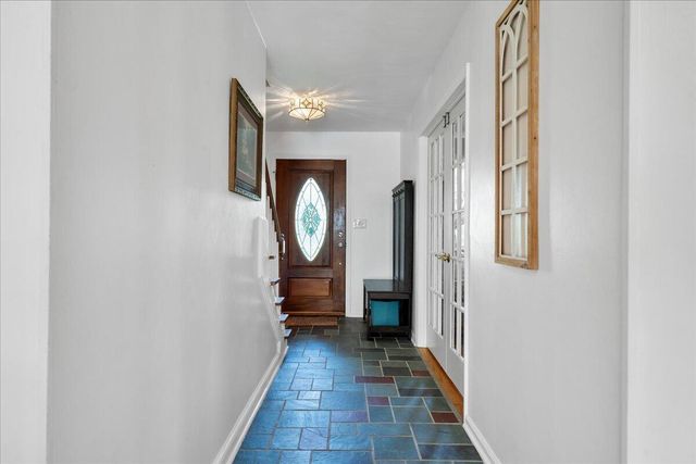 144 E Arrowhead CT, Troutville, VA 24175