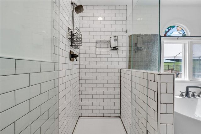 144 E Arrowhead CT, Troutville, VA 24175