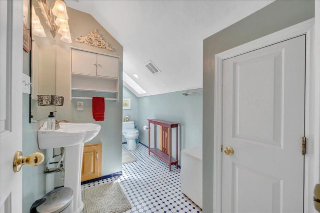 144 E Arrowhead CT, Troutville, VA 24175
