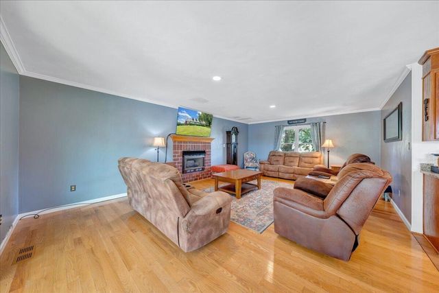 144 E Arrowhead CT, Troutville, VA 24175