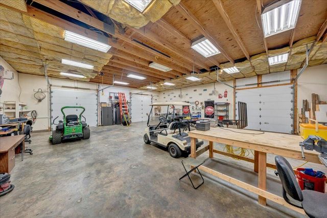 144 E Arrowhead CT, Troutville, VA 24175