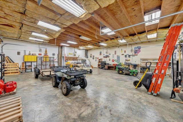 144 E Arrowhead CT, Troutville, VA 24175