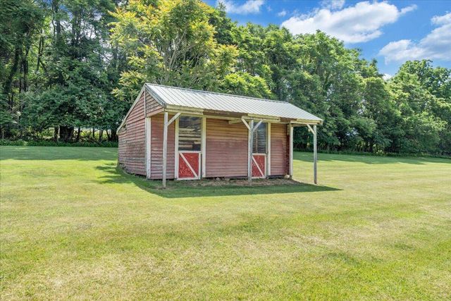 144 E Arrowhead CT, Troutville, VA 24175