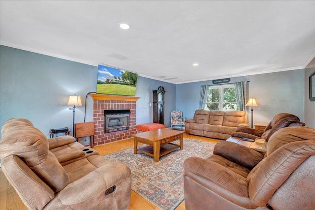 144 E Arrowhead CT, Troutville, VA 24175