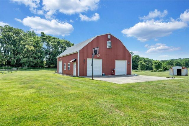 144 E Arrowhead CT, Troutville, VA 24175