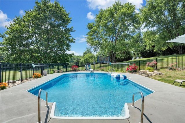 144 E Arrowhead CT, Troutville, VA 24175
