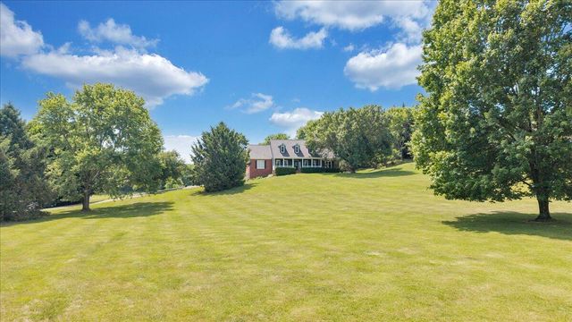 144 E Arrowhead CT, Troutville, VA 24175