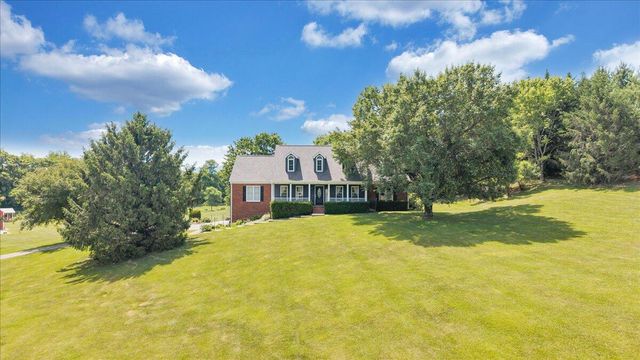 144 E Arrowhead CT, Troutville, VA 24175