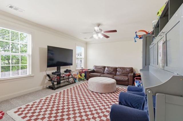 1075 Mansker Farm Blvd, Hendersonville, TN 37075