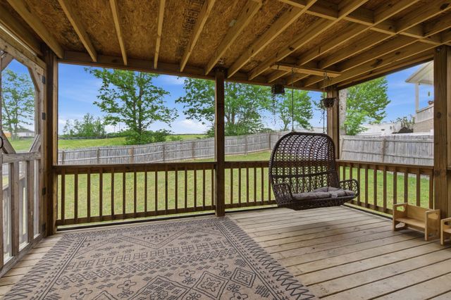 1075 Mansker Farm Blvd, Hendersonville, TN 37075