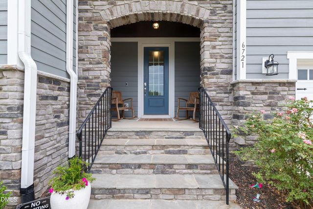 6721 Winter Garden Way, Holly Springs, NC 27540