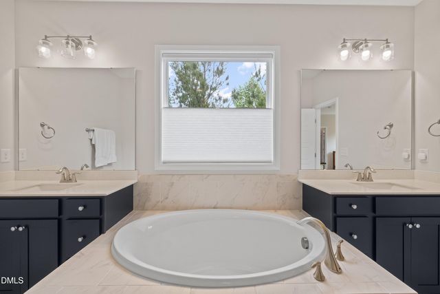 6721 Winter Garden Way, Holly Springs, NC 27540