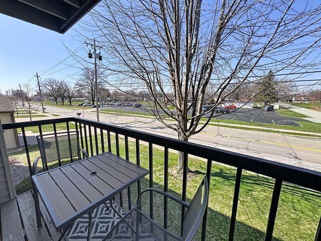 1816 53rd Street 9, Moline, IL 61265