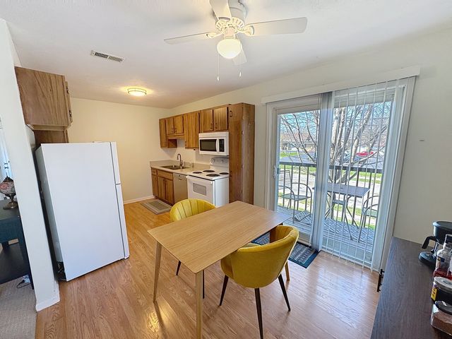 1816 53rd Street 9, Moline, IL 61265