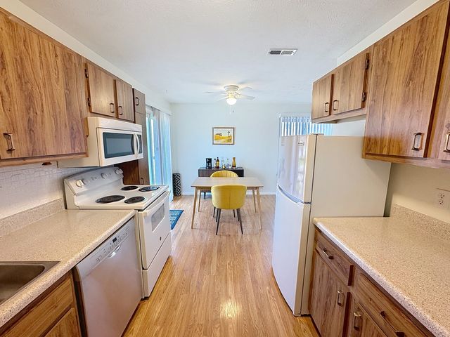 1816 53rd Street 9, Moline, IL 61265