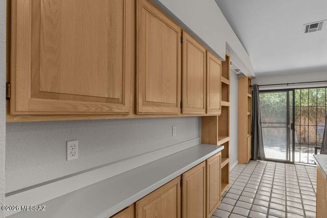 5580 N Vía Umbrosa, Tucson, AZ 85750
