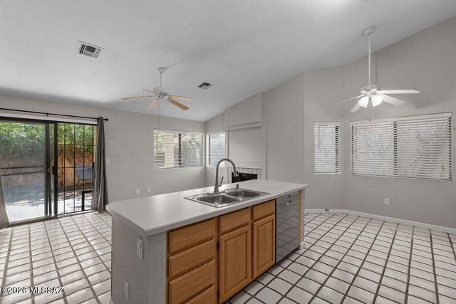 5580 N Vía Umbrosa, Tucson, AZ 85750