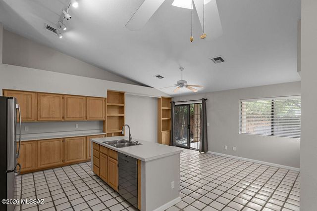 5580 N Vía Umbrosa, Tucson, AZ 85750