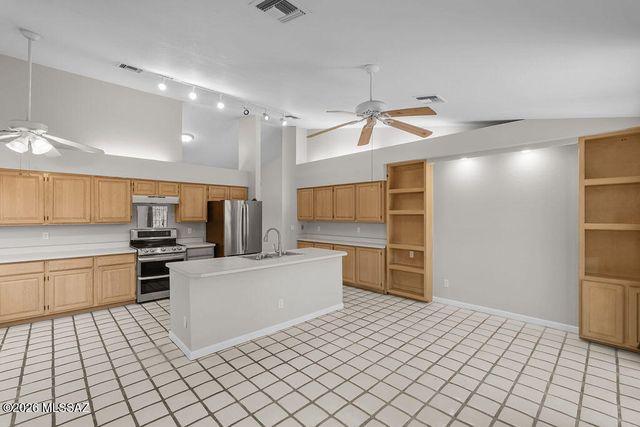 5580 N Vía Umbrosa, Tucson, AZ 85750