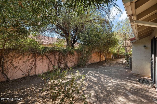 5580 N Vía Umbrosa, Tucson, AZ 85750