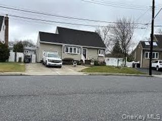 34 Karen Street, West Babylon, NY 11704