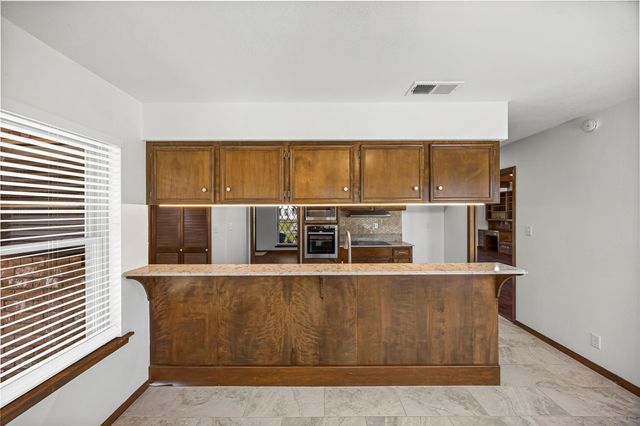 2348 Shalmar Drive, West Columbia, TX 77486