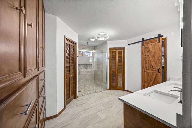 2348 Shalmar Drive, West Columbia, TX 77486