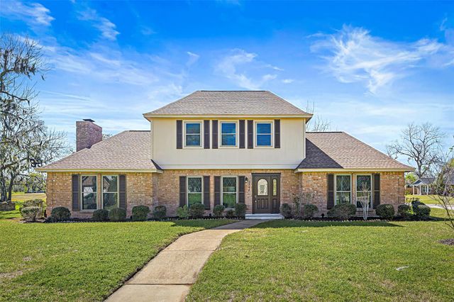 2348 Shalmar Drive, West Columbia, TX 77486