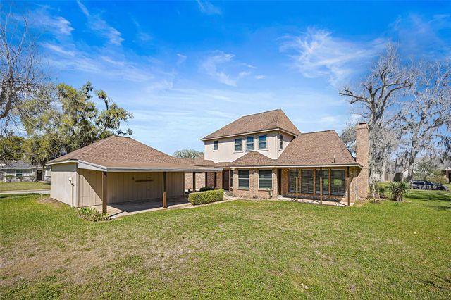 2348 Shalmar Drive, West Columbia, TX 77486